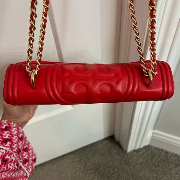 Tory Burch Elegant Red Quilted Crossbody - Picture 6 of 7
